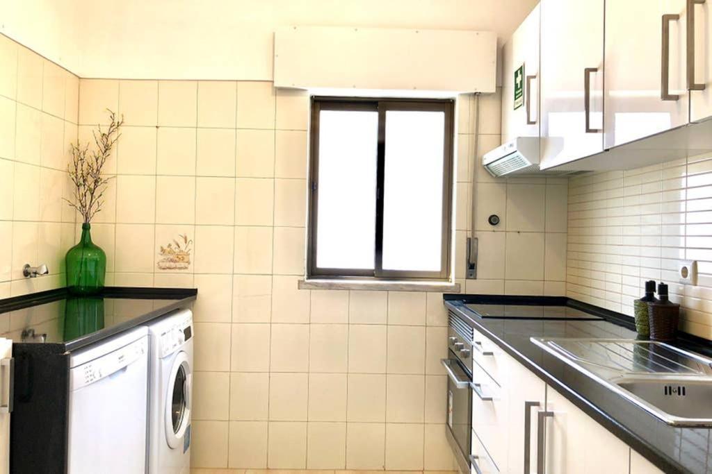Sea View And Old Town L Close Center And Apartment Albufeira
