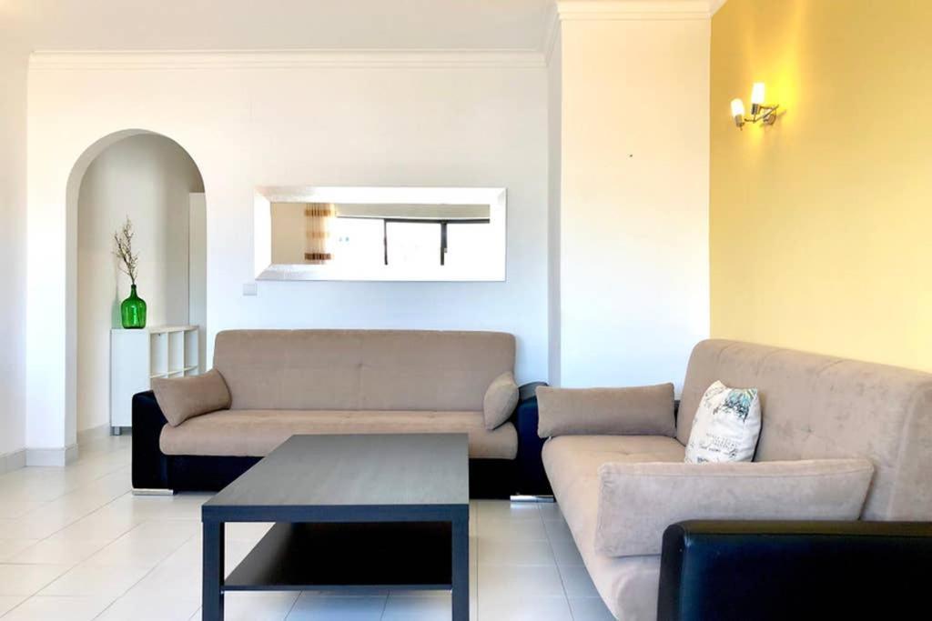 Sea View And Old Town L Close Center And Apartment Albufeira